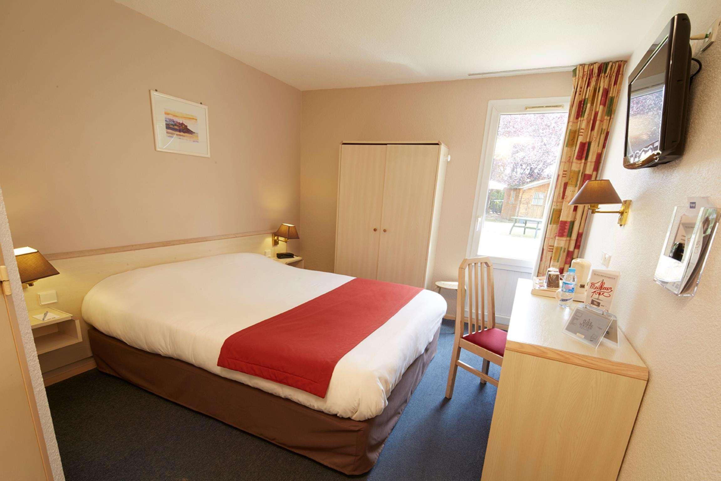 Nell Hotel