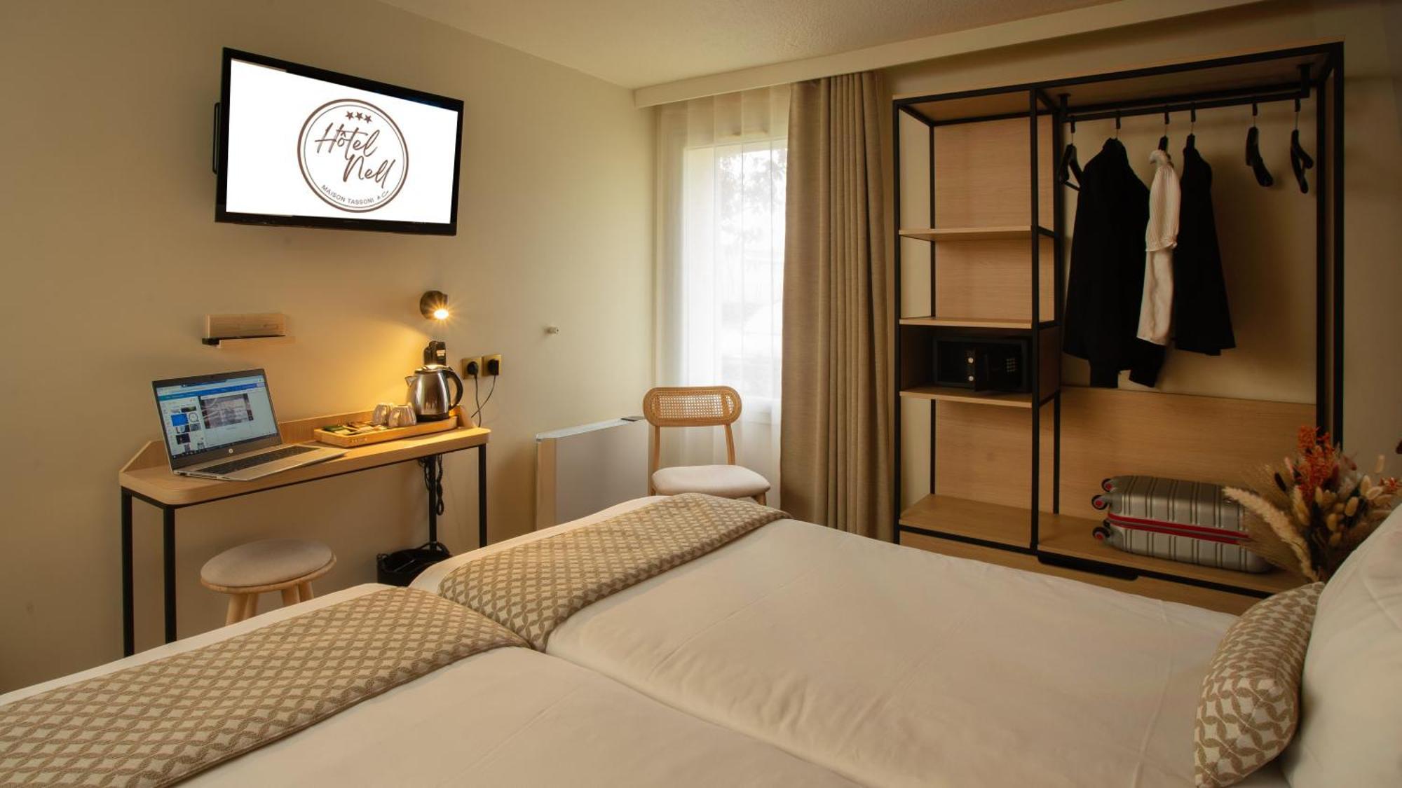 Nell Hotel