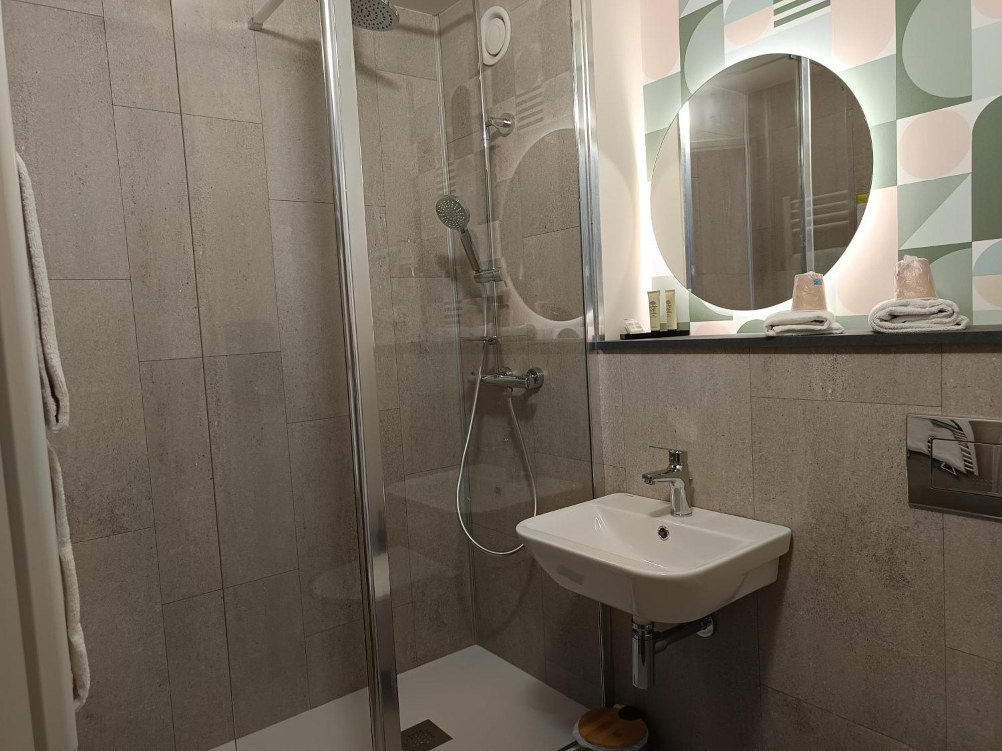 Nell Hotel